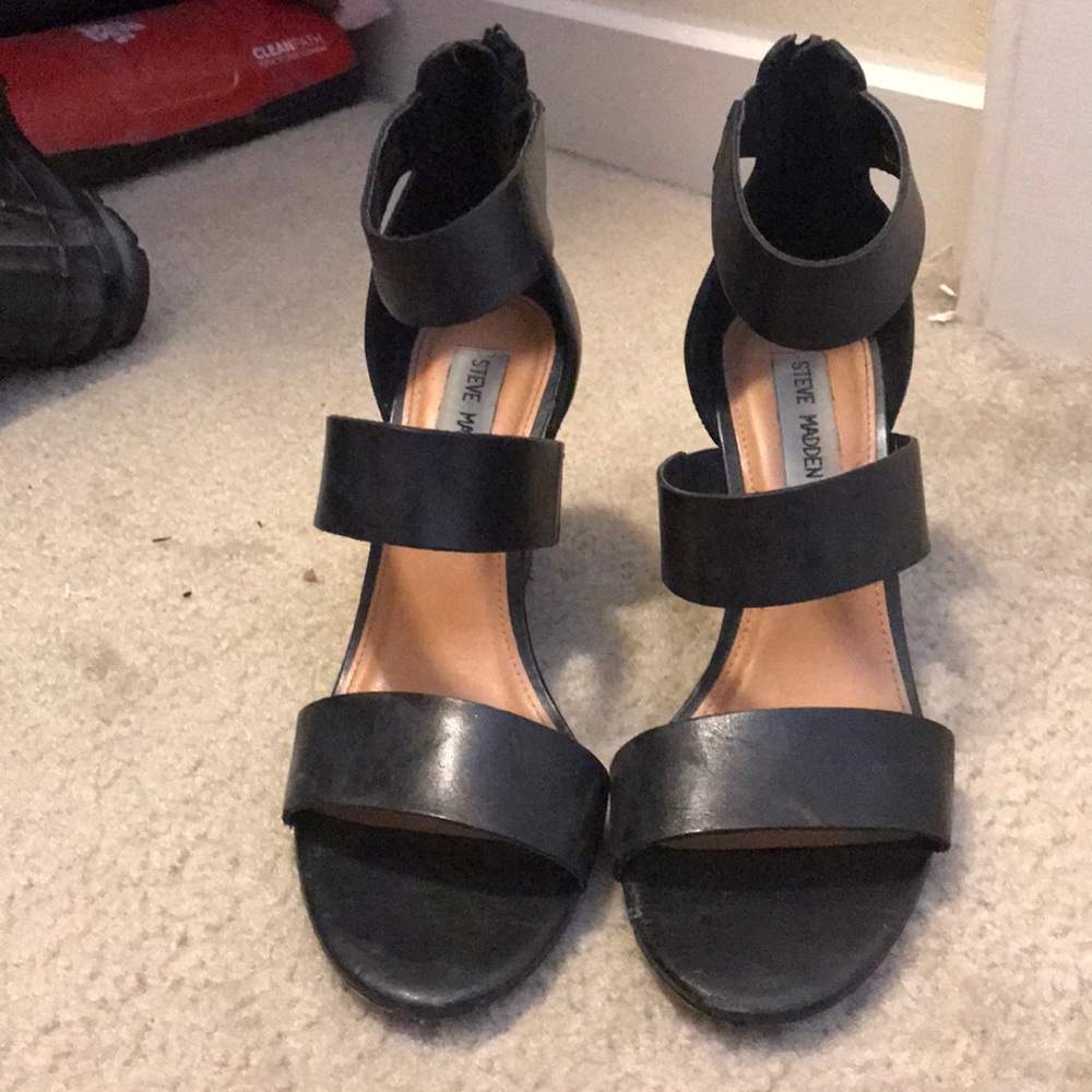 Black Steve Madden wedges